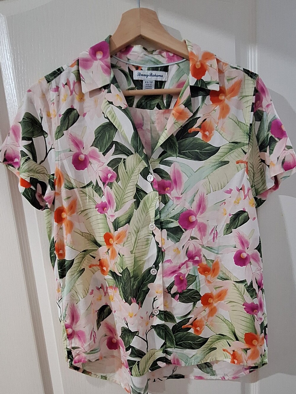 Tommy Bahama Coastalina 100% Silk Orchid Isle Shirt Bottons Tropical Floral XS